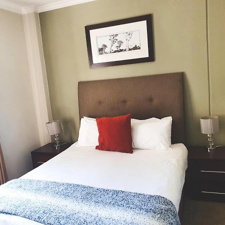 Westpoint Sandton Apartments โจฮันเนสเบิร์ก ภายนอก รูปภาพ