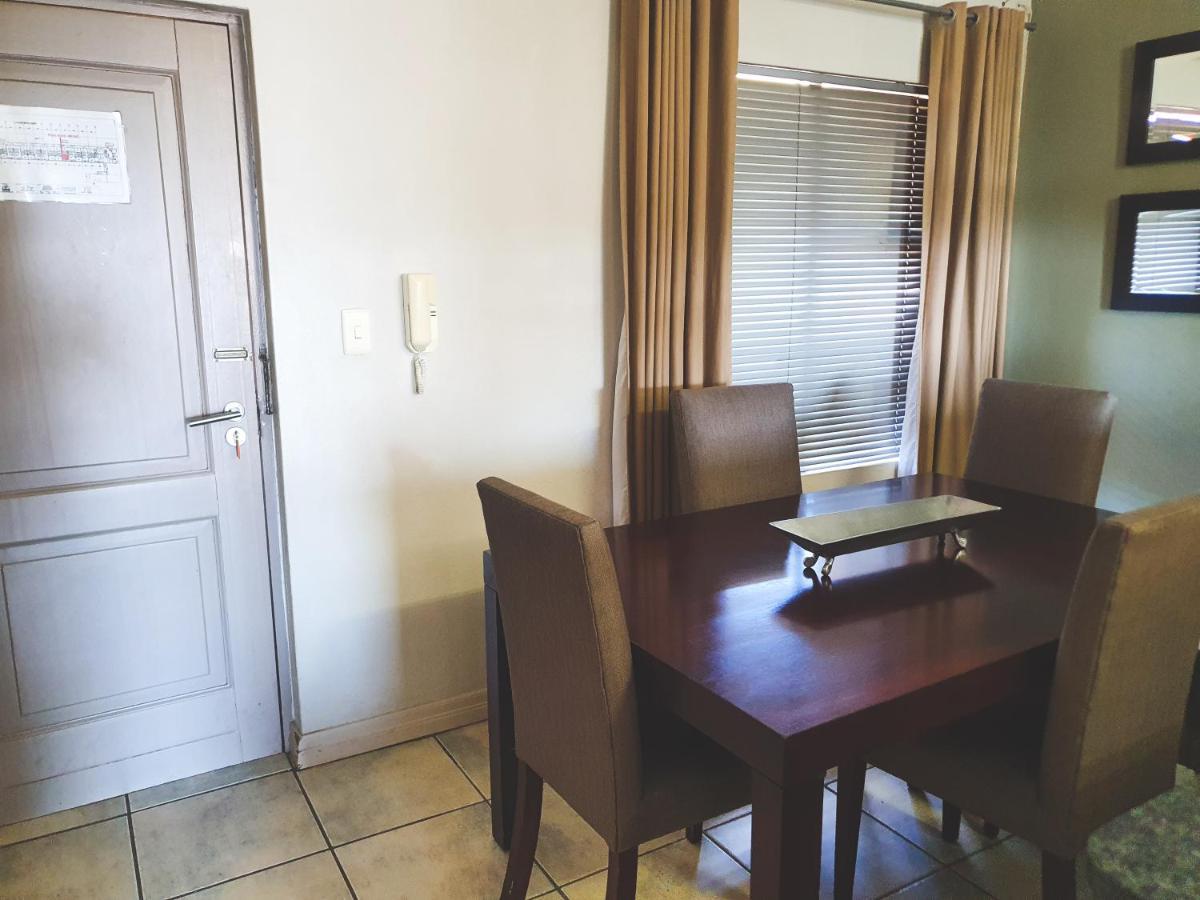 Westpoint Sandton Apartments โจฮันเนสเบิร์ก ภายนอก รูปภาพ