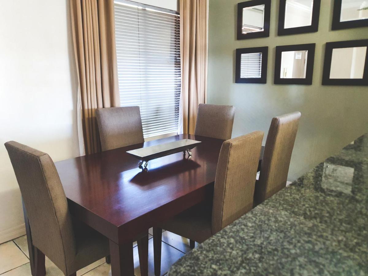 Westpoint Sandton Apartments โจฮันเนสเบิร์ก ภายนอก รูปภาพ