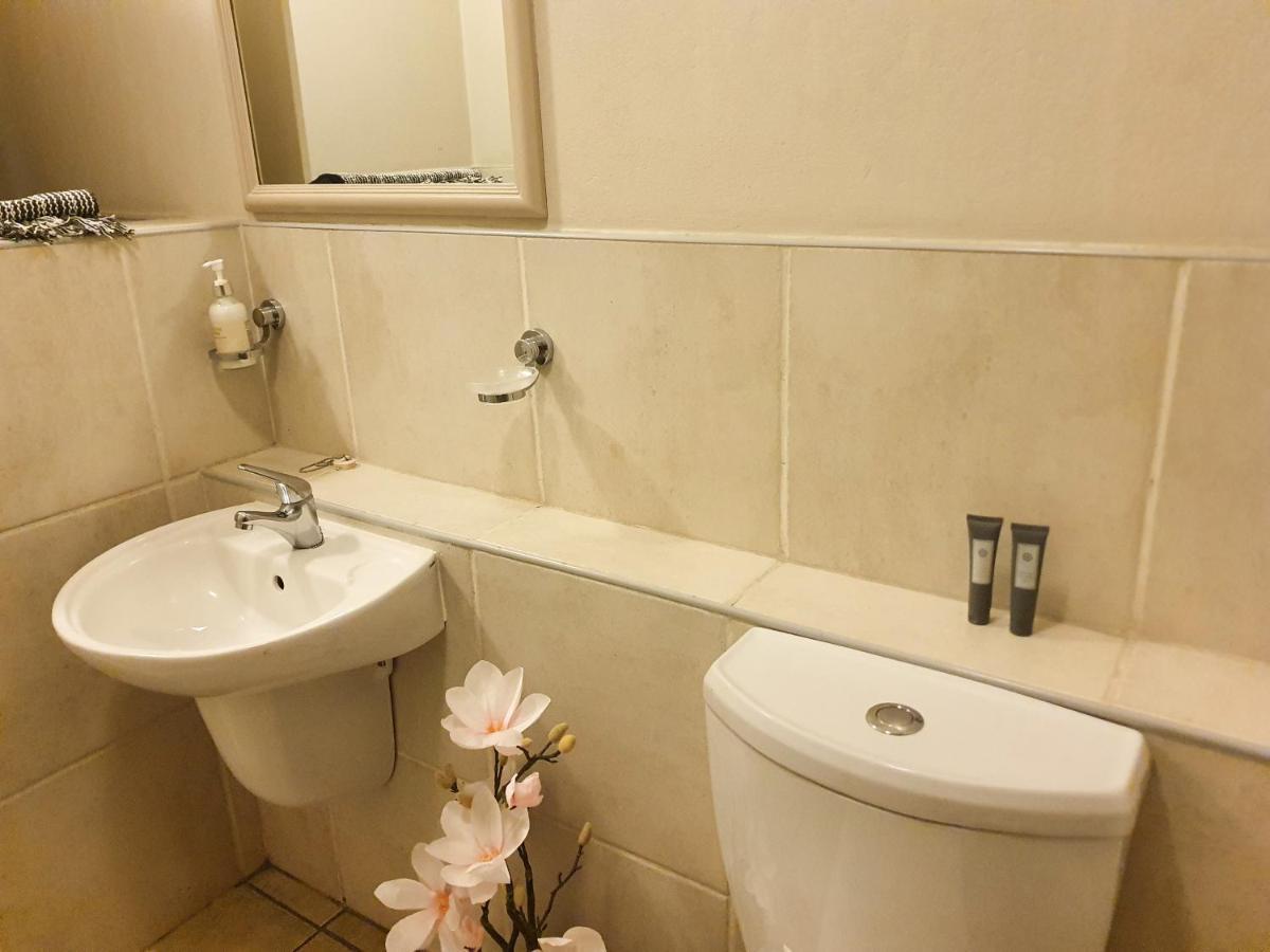 Westpoint Sandton Apartments โจฮันเนสเบิร์ก ภายนอก รูปภาพ